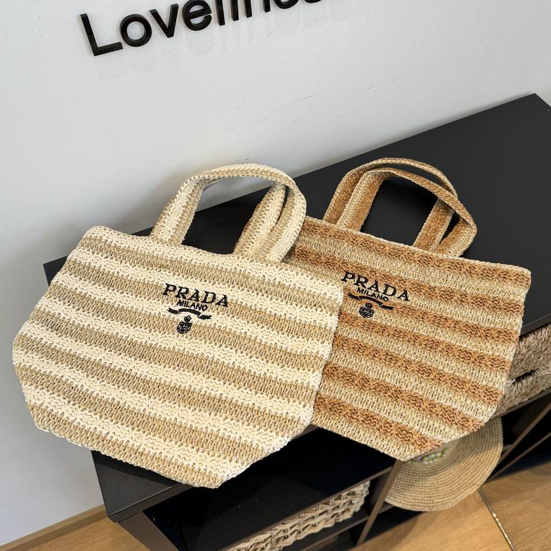 Prada beach bag dx12